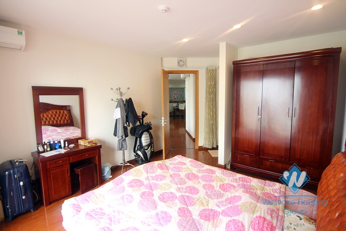 A spacious 3 bedroom apartment for lease in Cau Giay, Ha Noi